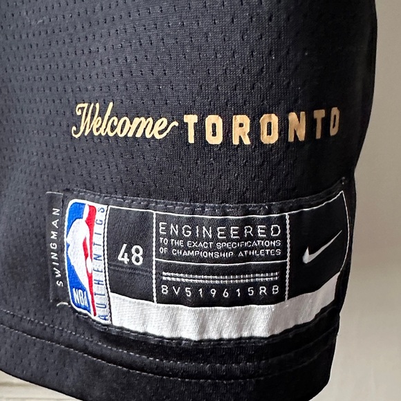 Toronto Raptors Jersey - Picture 4 of 4